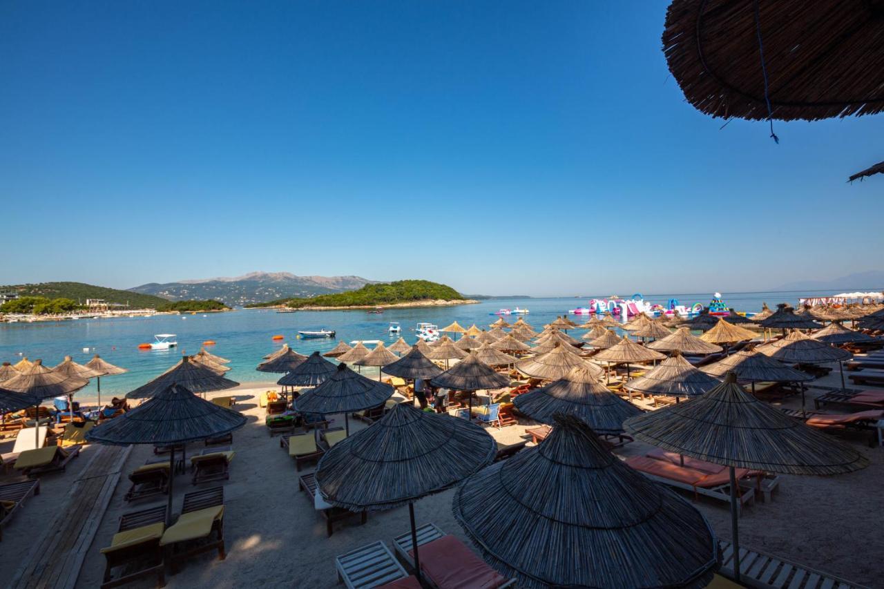 Hotel New Crystal Ksamil Exteriör bild
